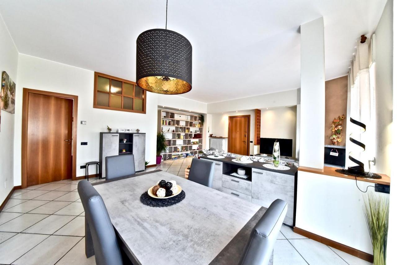 Modern Apartment Halfway Between Milan And Como Cogliate Εξωτερικό φωτογραφία